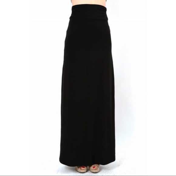 Zenana Outfitters Side Shirring Black Maxi Skirt - Picture 2 of 7